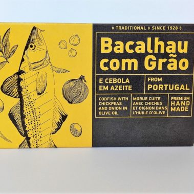 Kabeljau mit Zwibeln und Olivenöl