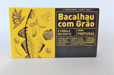 Kabeljau mit Zwibeln und Olivenöl