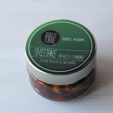 Shitake-Pilze mit Olivenöl und Kräutern